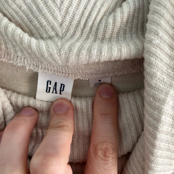 GAP Long Sleeve Cowl Neck Sweater - Picture 6 of 7